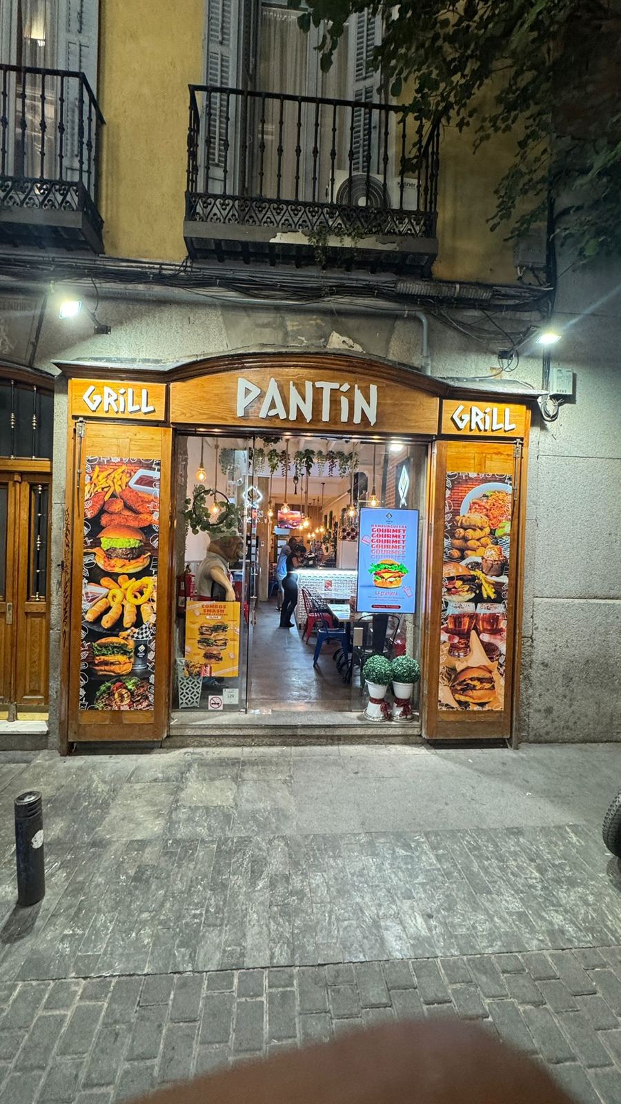 Fachada de Pantin Grill, Calle de Echegaray 10, Madrid